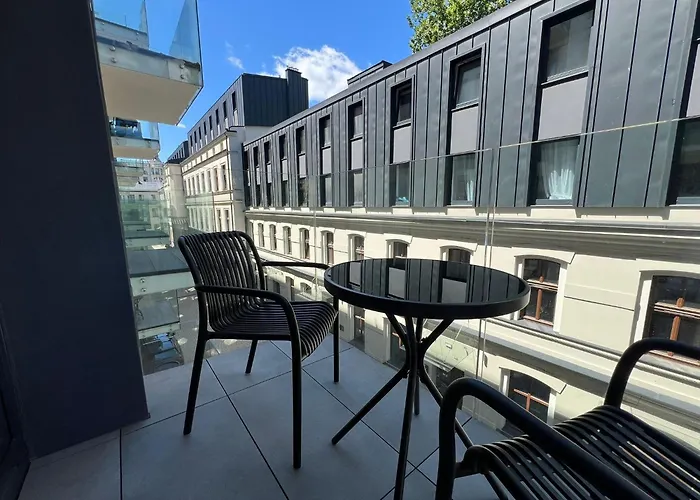 Mye - Amber وودج